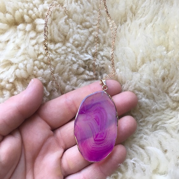 ⭐️ Beautiful Quartz Necklace - Picture 2 of 9